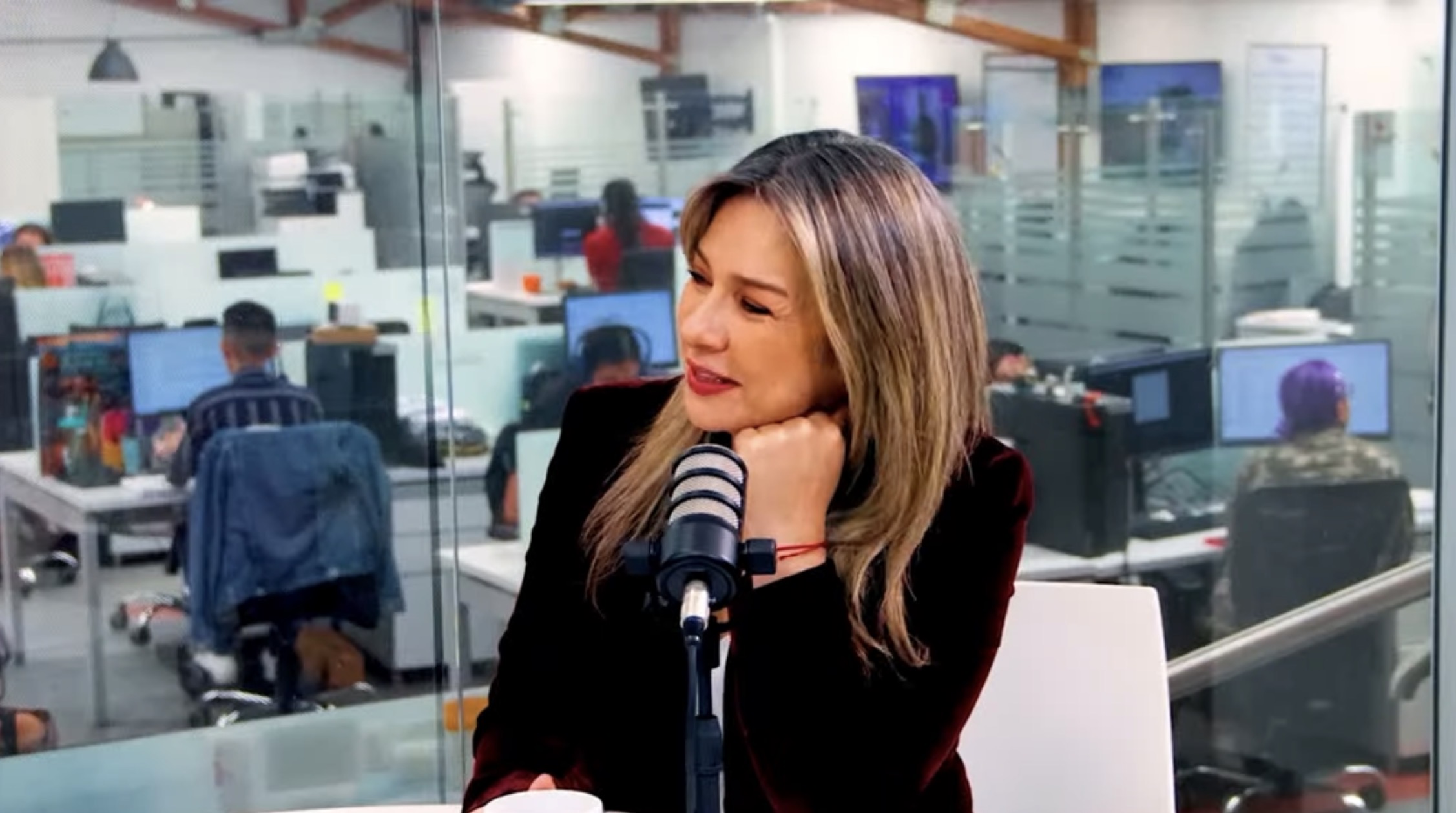   Vicky Dávila  denuncia amenazas del ELN y advierte intento de silenciar voces críticas