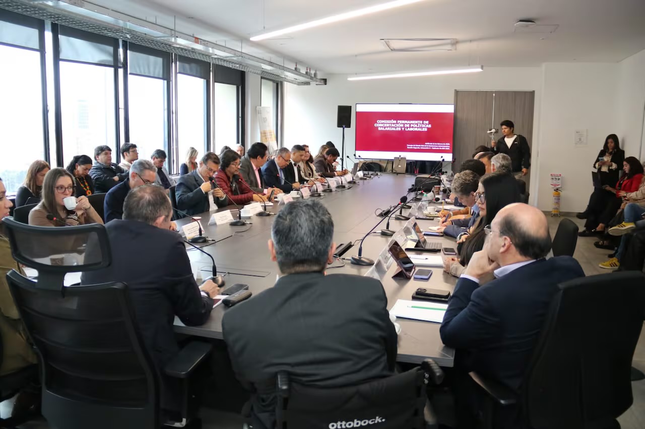 Empresarios respaldan mantener el 23,7 % del salario mínimo para proteger el ingreso de los trabajadores y dar estabilidad jurídica