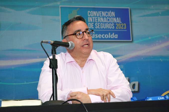 Fasecolda rechaza el decreto 0176 y alerta que el impuesto al patrimonio elevaría la carga tributaria del sector asegurador hasta 40%
