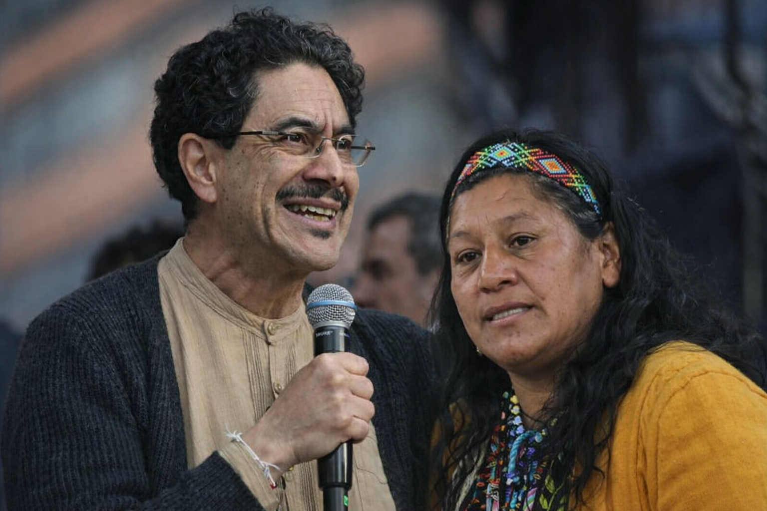 Iván Cepeda anuncia a Aida Quilcué como su fórmula vicepresidencial: ¿estrategia para ganar el voto indígena?
