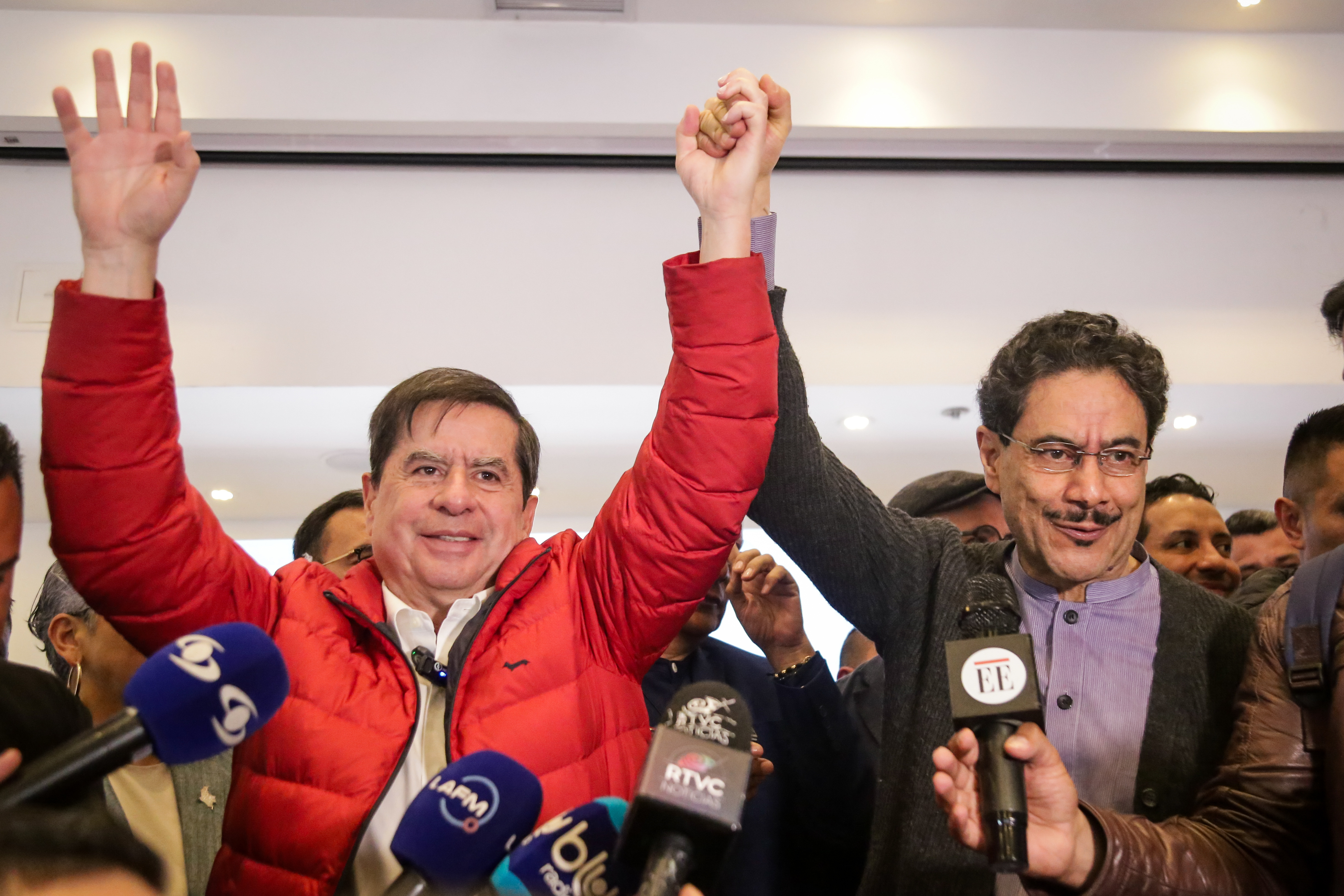 Cristo se suma a Cepeda y pone condiciones: moderar el discurso en una campaña polarizada