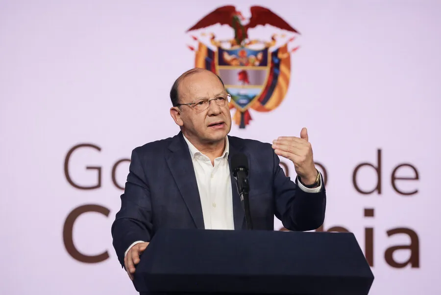Petro responde al Emisor con medidas que agitan la economía