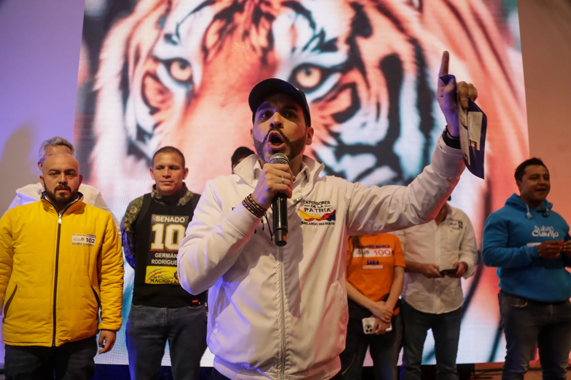 De la Espriella rechaza apoyo de partidos tradicionales mientras La U descarta a Cepeda