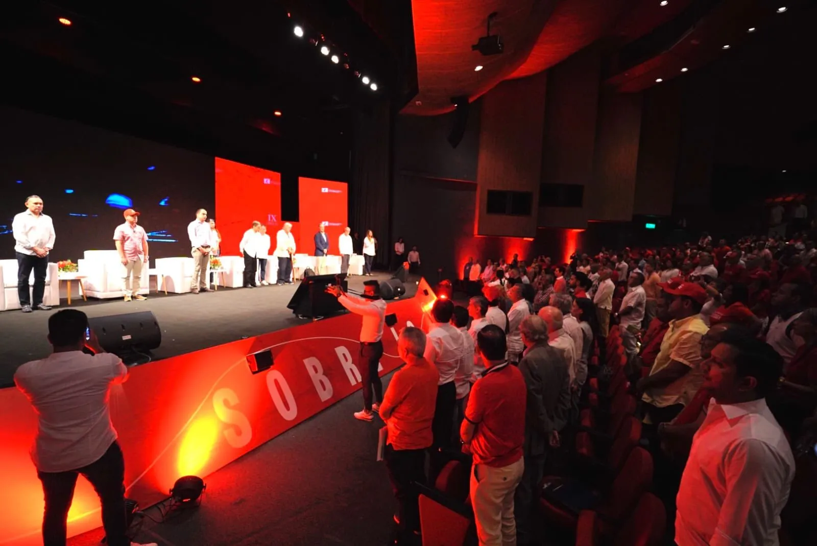 Partidos tradicionales: ¿aliados decisivos o lastre electoral en la carrera presidencial?