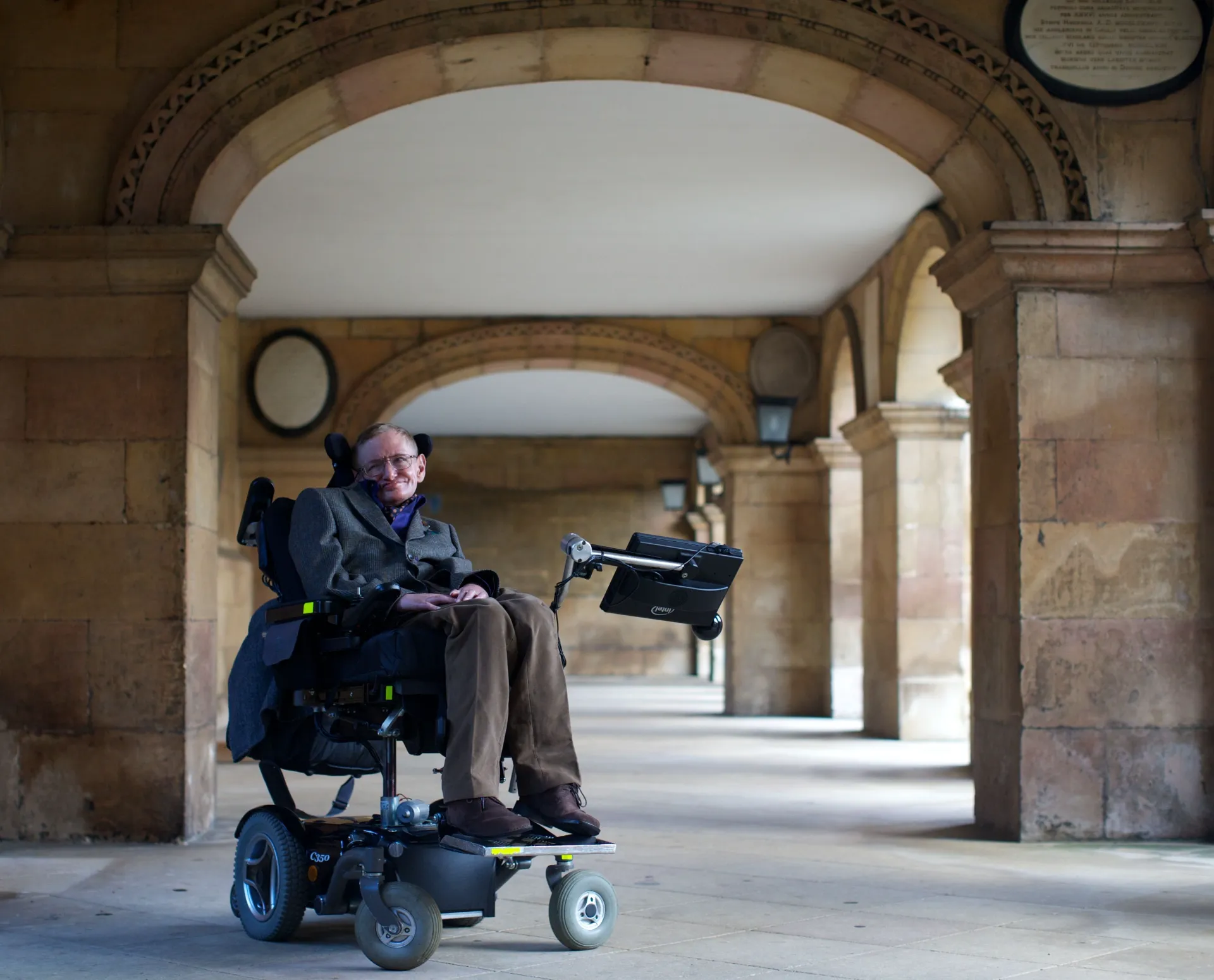 Cinco advertencias de Hawking sobre el futuro de la humanidad
