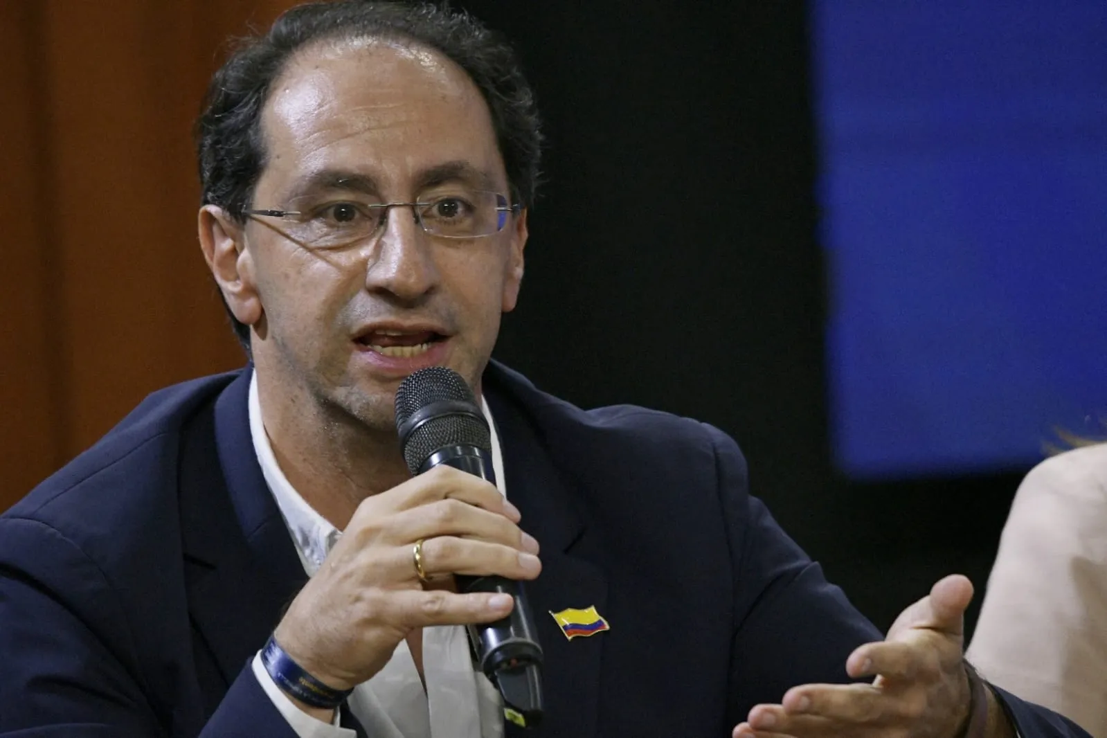 José Manuel Restrepo plantea giro económico y de seguridad en debate regional