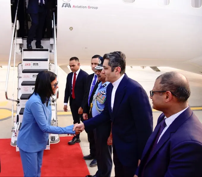 Delcy Rodríguez llega a India para fortalecer la cooperación energética en medio de la volatilidad del mercado petrolero