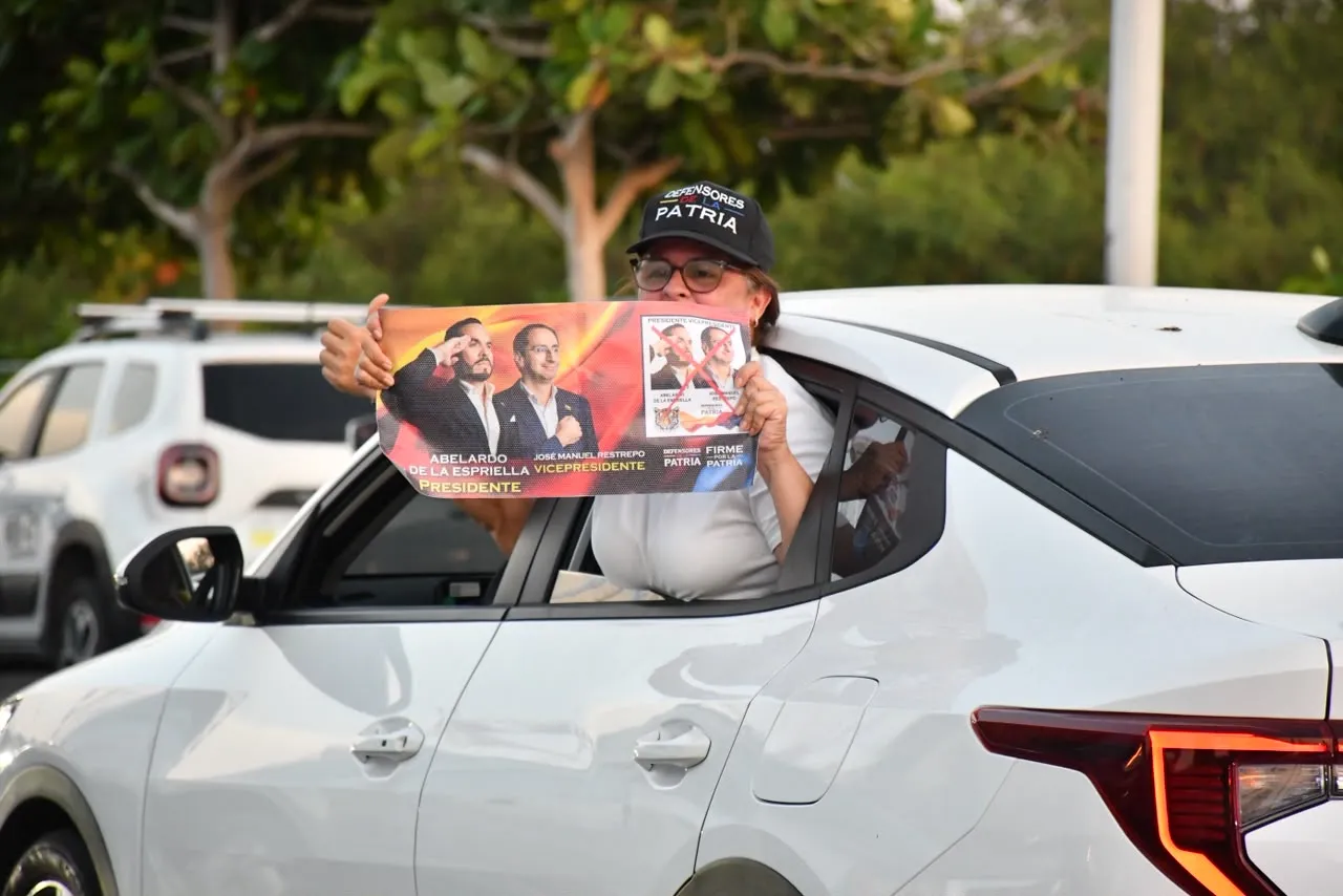 La recta final: así se han movido las campañas de De la Espriella y Cepeda