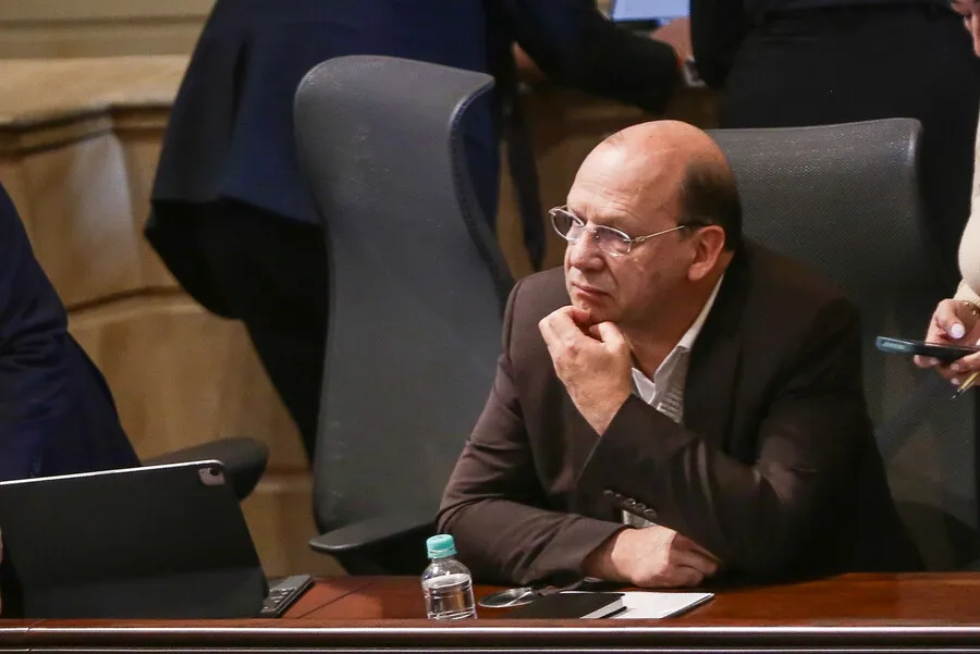 Banco de la República eleva las tasas y profundiza fractura con el Gobierno