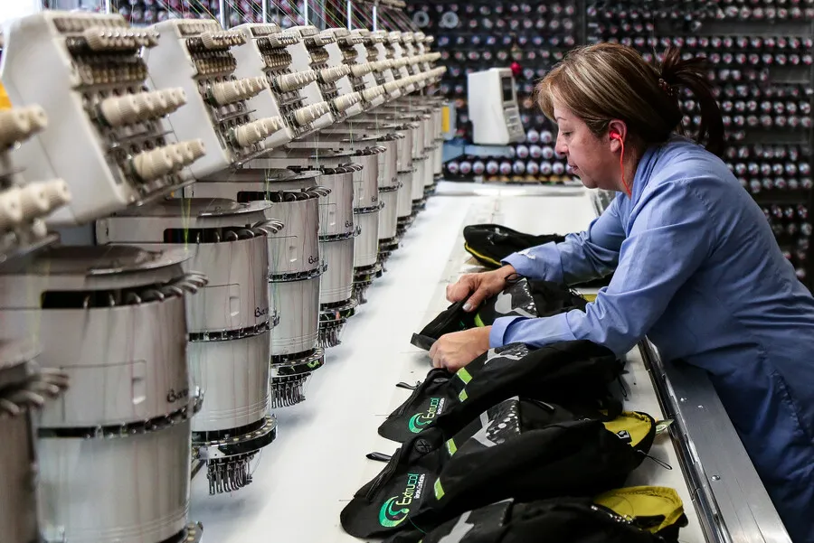 El reto de producir más, trabajando menos horas 