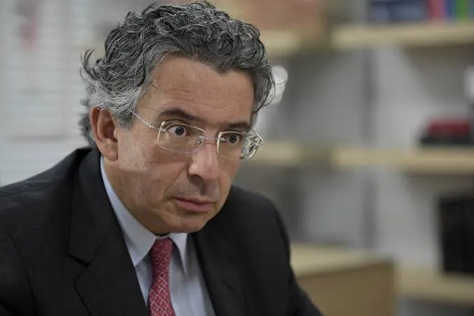 Denuncian contratación masiva de última hora de gobierno saliente