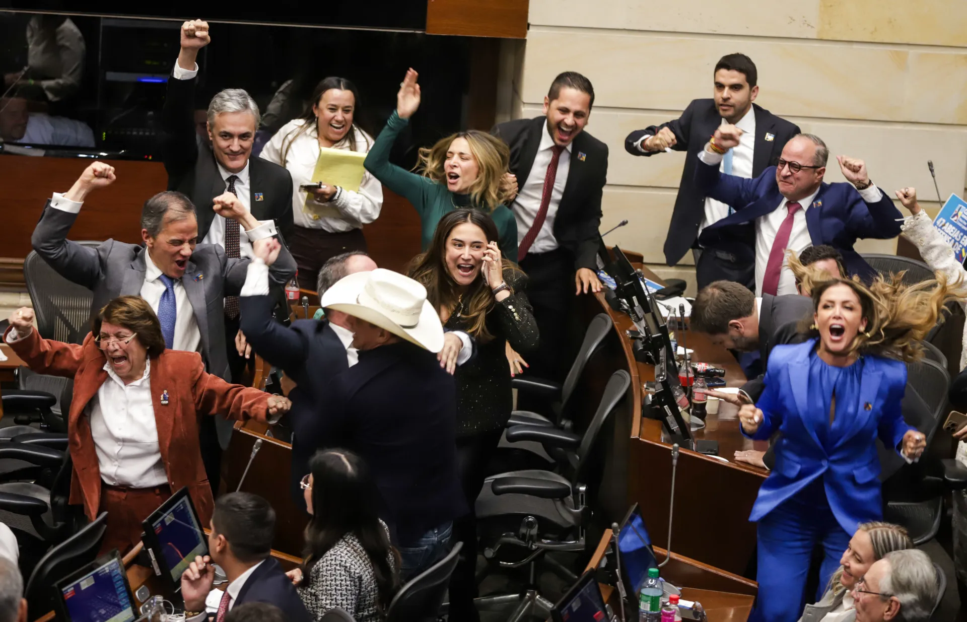 El Senado le marca distancia a De La Espriella, el significado político del triunfo del Centro Democrático