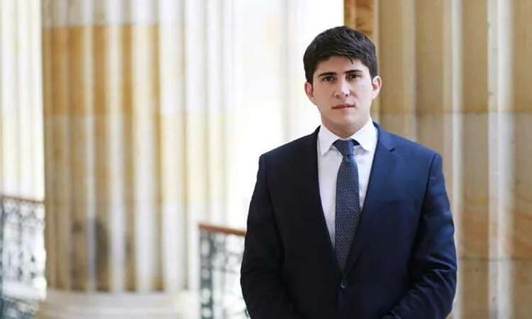 Senado frena intento de Wadith Manzur de posesionarse