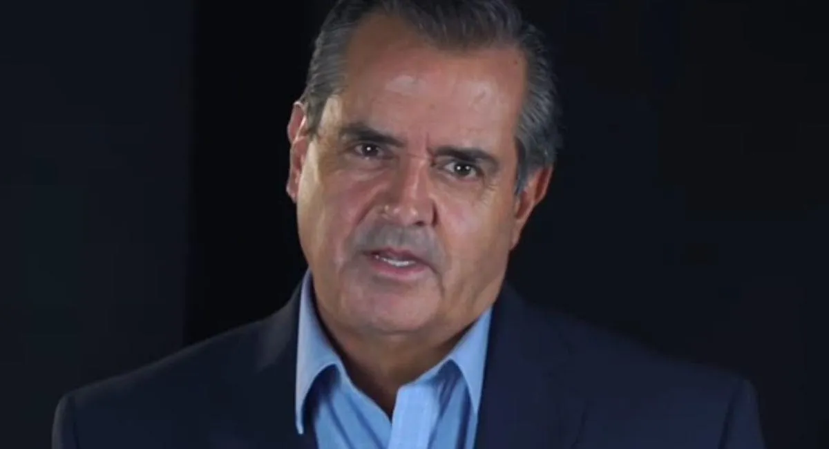 Revelan denuncias por presunto acoso sexual contra el periodista Rafael Poveda; el comunicador rechaza los señalamientos