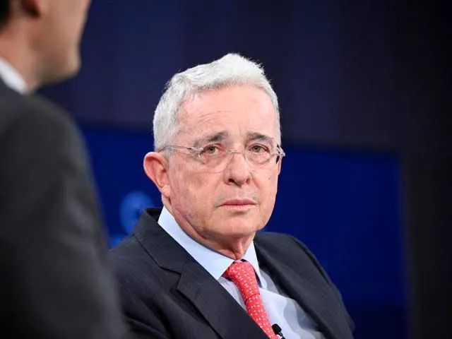 Álvaro Uribe pone en duda su asistencia a la posesión de Abelardo De La Espriella por razones personales y judiciales