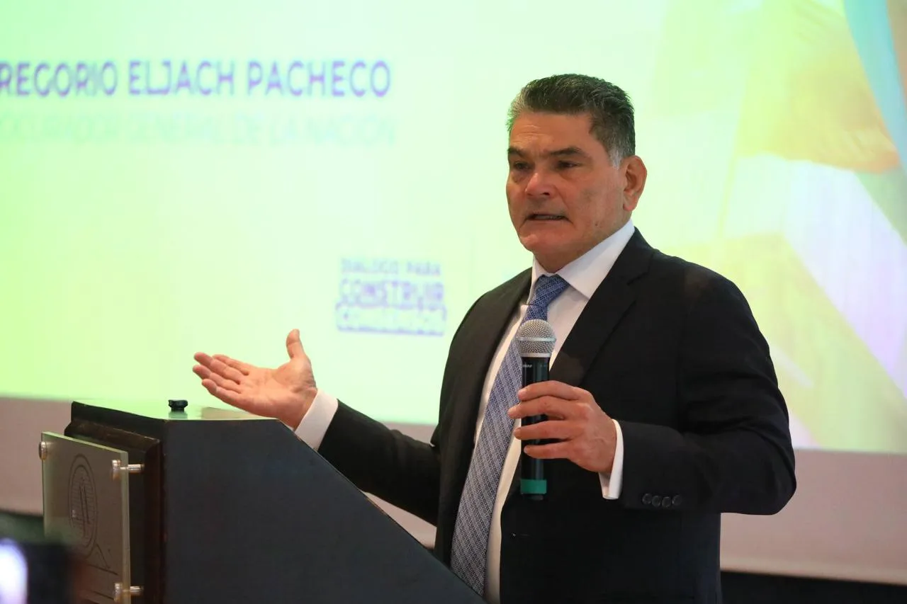 Procurador pide alianza con empresarios para frenar la corrupción en la contratación pública
