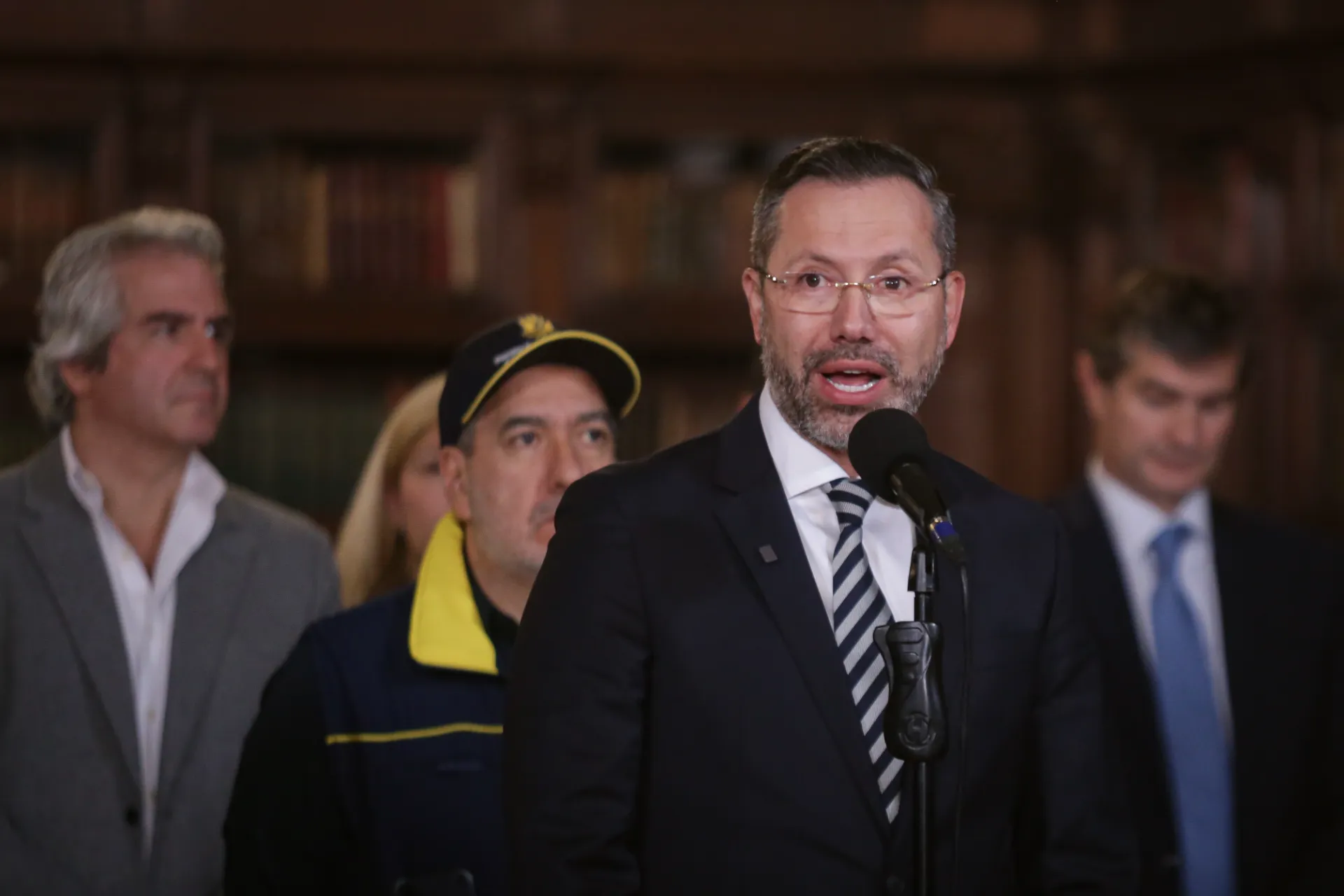 HRW advierte en el Congreso sobre aumento de reclutamiento infantil y vacíos en el registro oficial