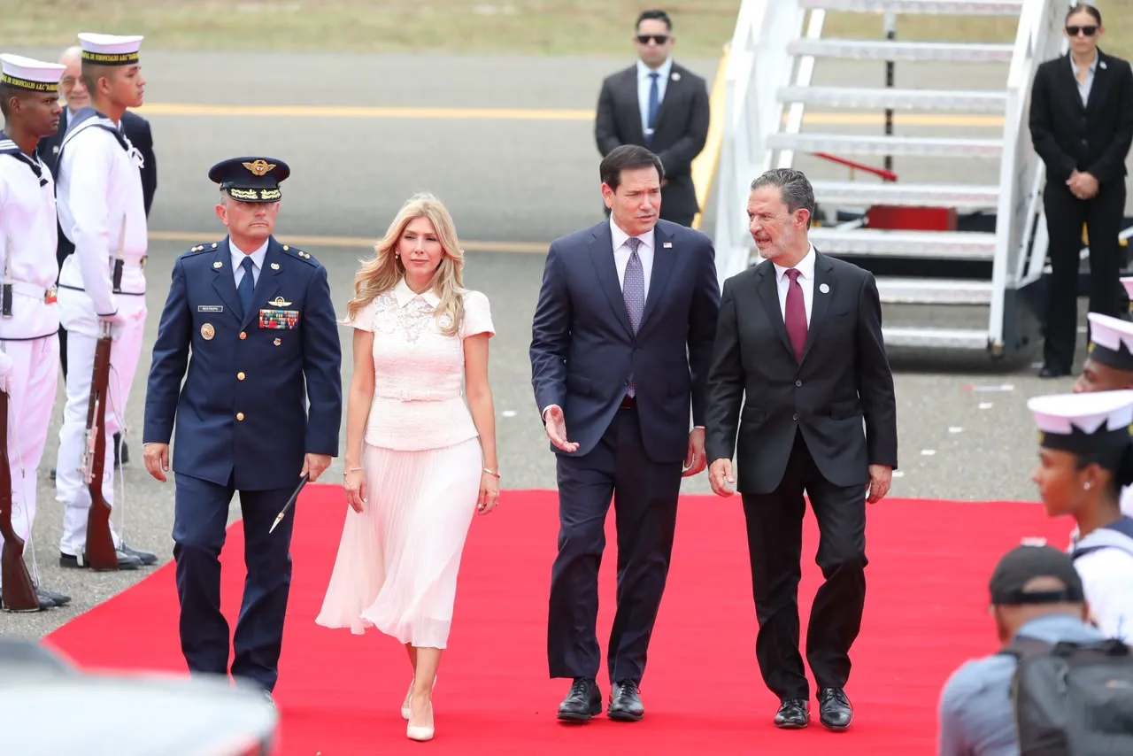 Marco Rubio llega a Colombia para firmar acuerdos sobre energía nuclear y minerales críticos