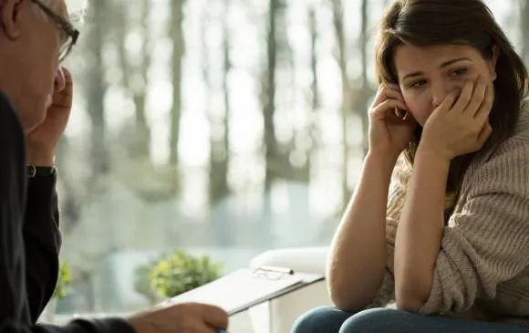 Salud mental adolescente, el reto de detectar antes de que llegue la crisis