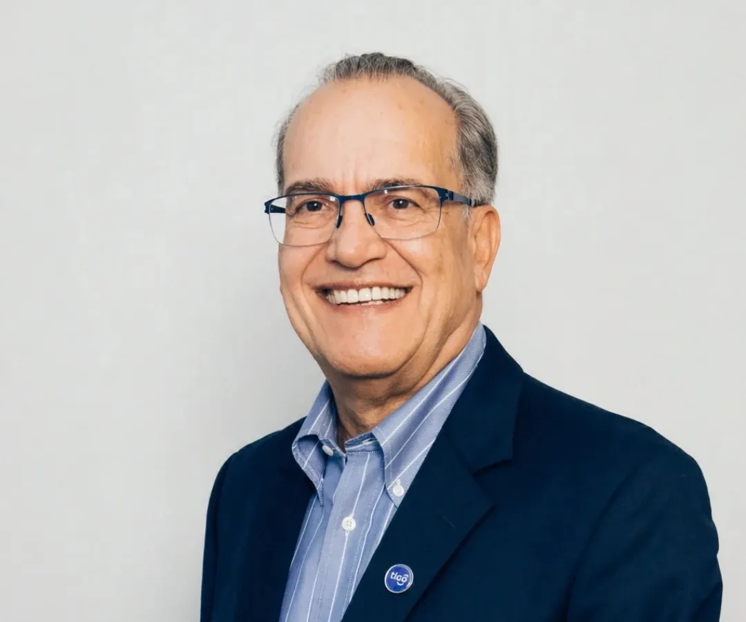 La apuesta billonaria de Tigo con la que desafía a Claro en el mercado móvil