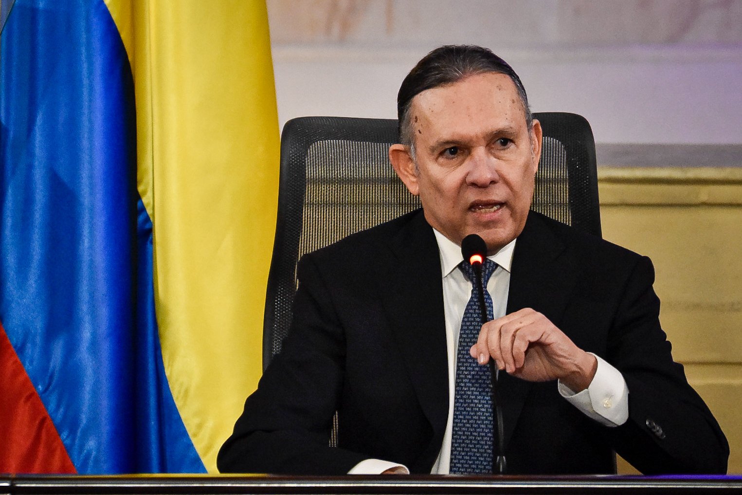 Choque de egos y poder sacude a conservadores y uribistas