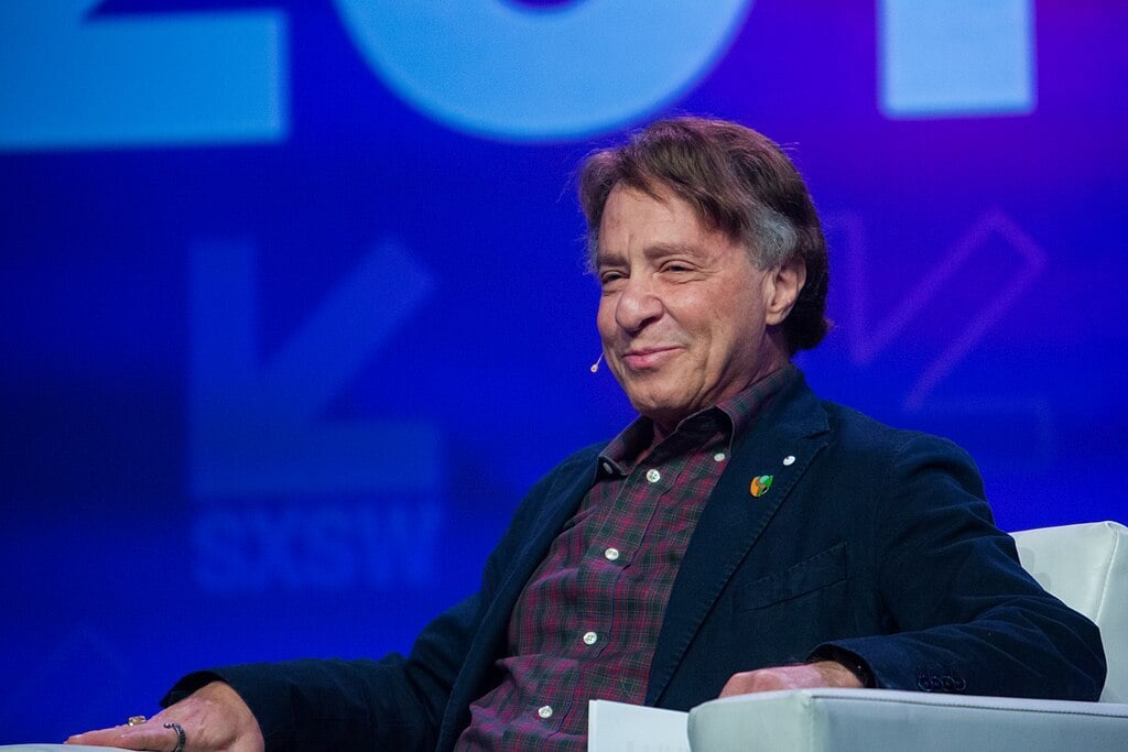 Ray Kurzweil predice que en 2029 las máquinas pensarán y sentirán como los humanos