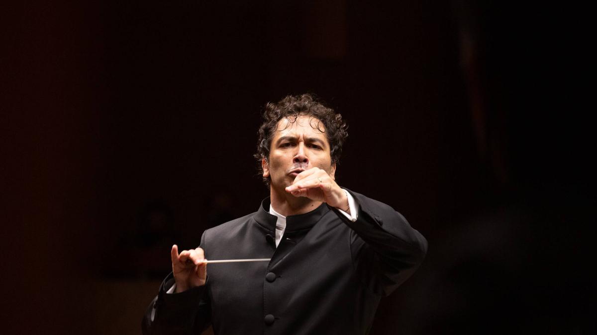 Andrés Orozco-Estrada dirigirá tres conciertos de la Filarmónica de Be