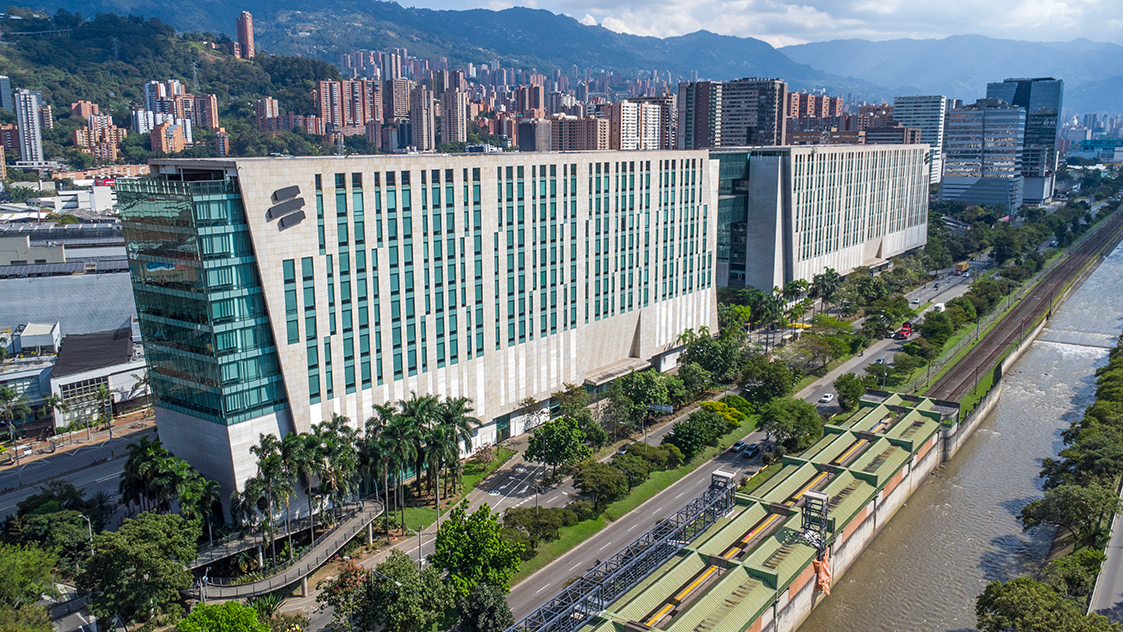 Bancolombia y Davivienda lideran ganancias de la banca en agosto