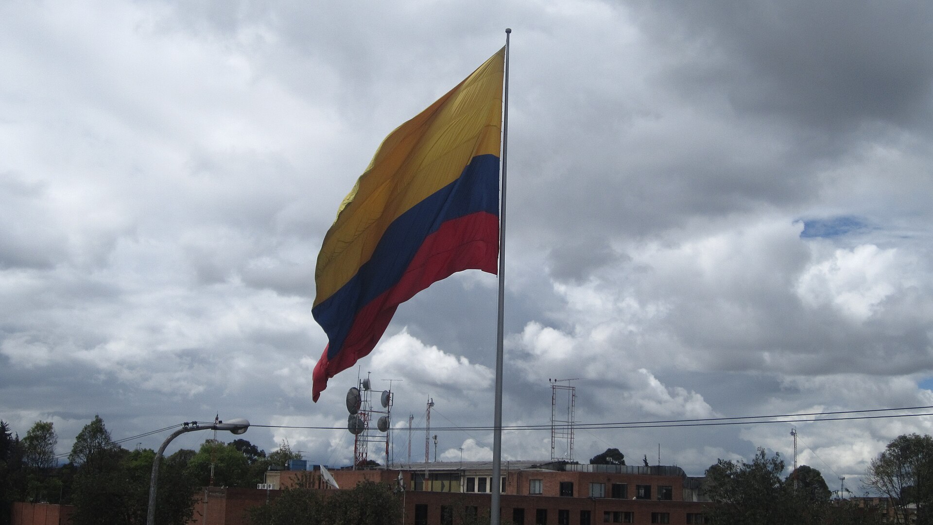 Colombia tiene 10 millones de hogares sin computador, según Intel