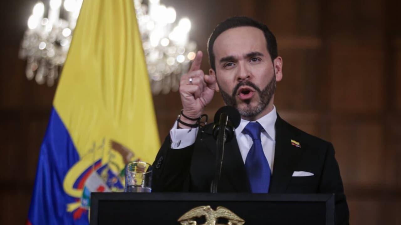 De la Espriella firma 142 extradiciones en 74 días de gobierno