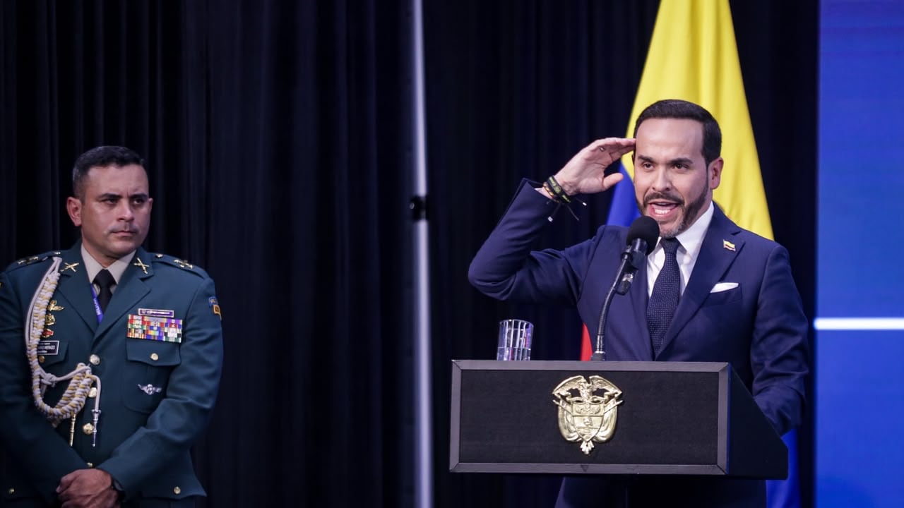 De La Espriella defiende la libertad de prensa en sede de El Tiempo