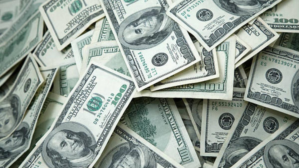 Dólar abre en $3.145 en Colombia, por debajo de la TRM de $3.156,32