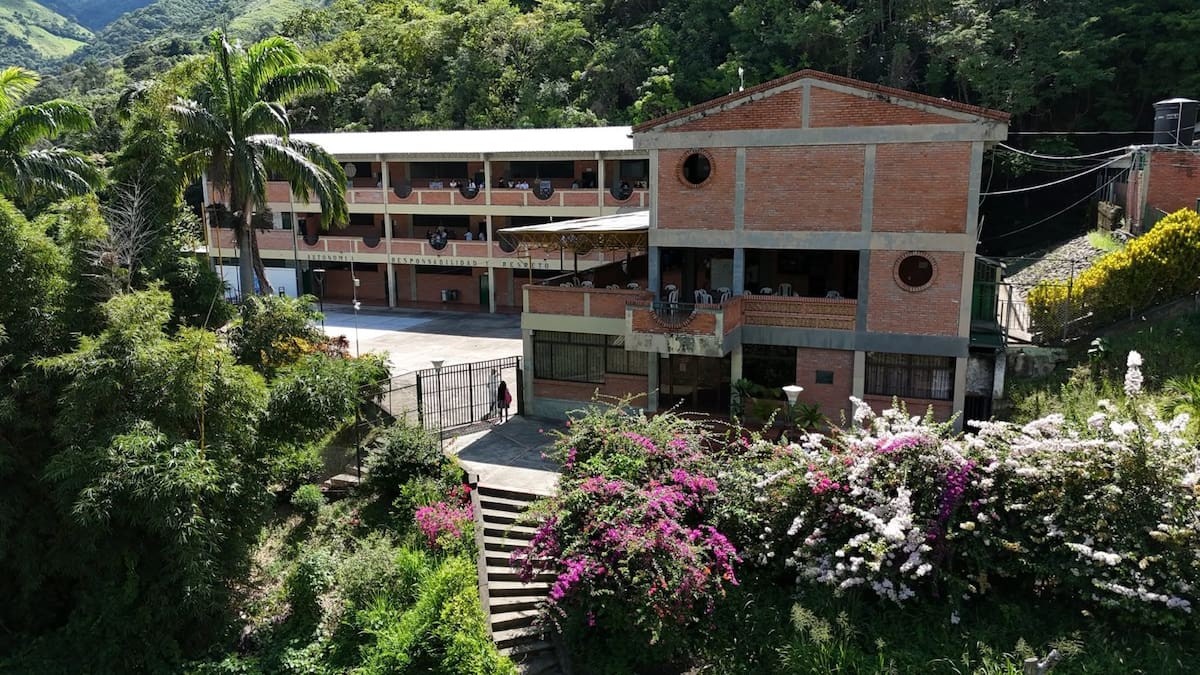 El Carmen suspende clases presenciales el 15 y 16 de octubre por alert