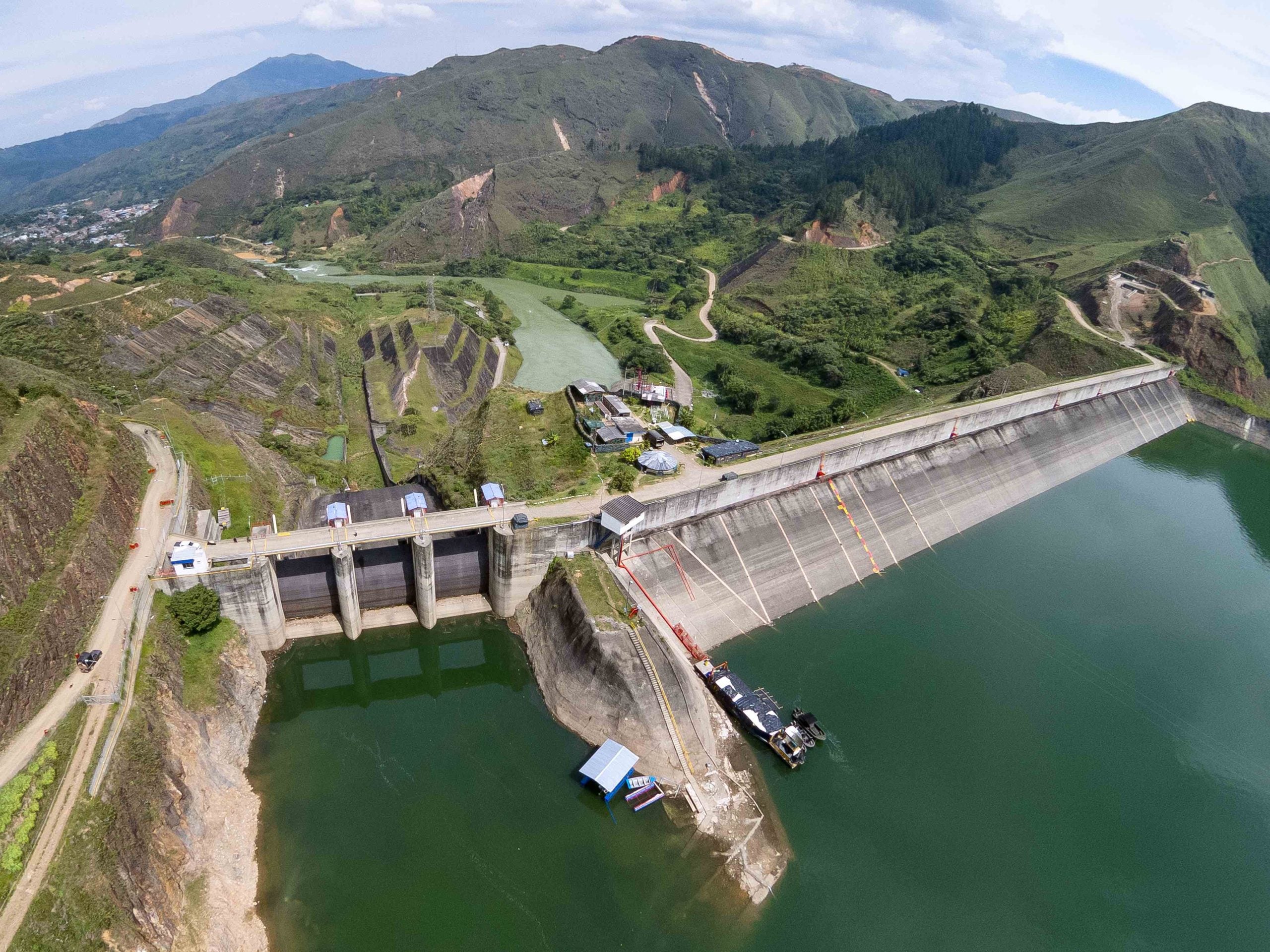Emcali comprará la hidroeléctrica Salvajina a Celsia con acciones