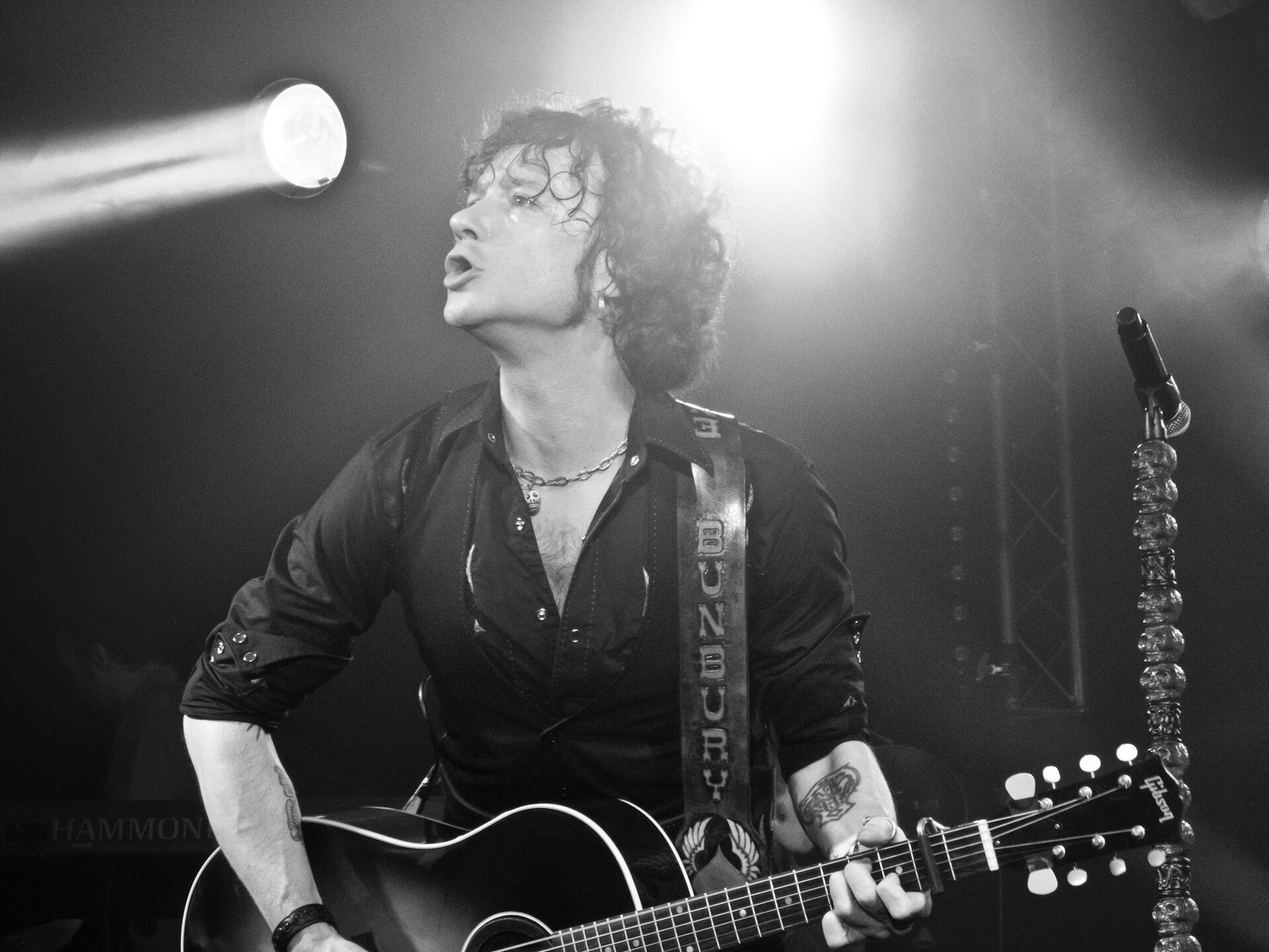 Enrique Bunbury brilla en Bogotá con su gira Nuevas Mutaciones