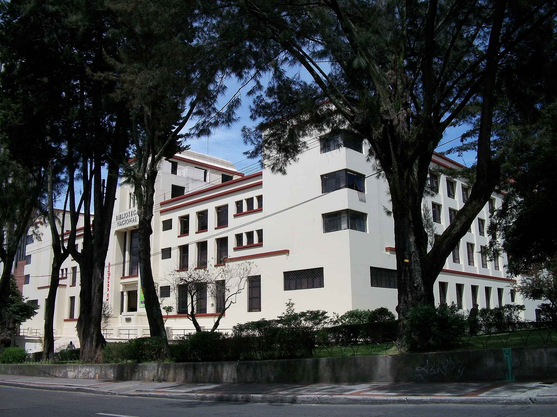 Exdirectoras de la Biblioteca Nacional piden proteger la lectura en Co