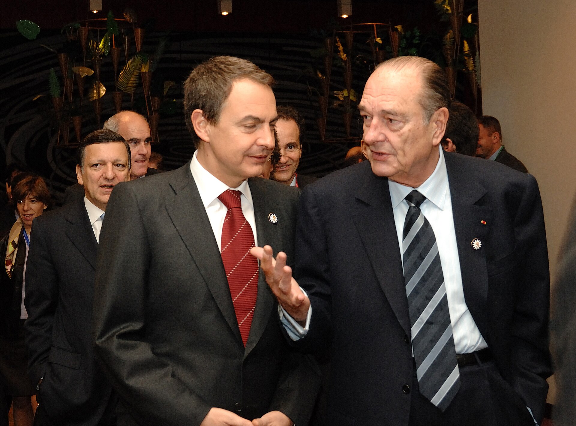 Fiscalía propone investigar a Zapatero por malversación por joyas