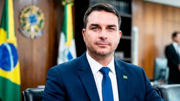 Flávio Bolsonaro supera a Lula con 46% frente a 44% en Quaest