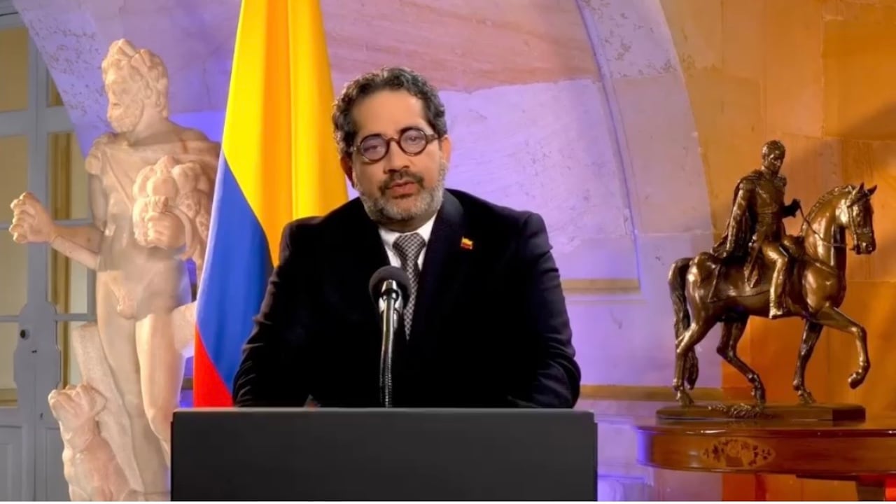 Gobierno anuncia recorte de más de 267.000 millones de pesos en el Est