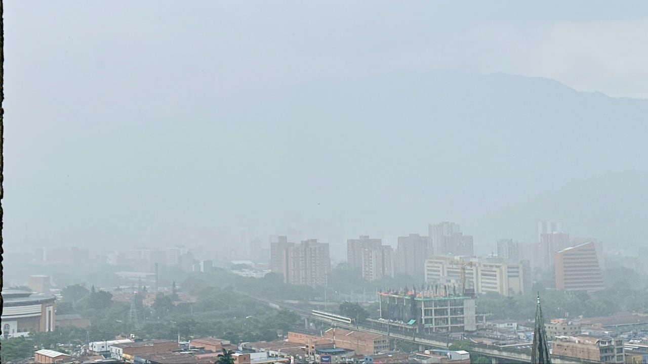 Granizo y tormenta eléctrica sorprenden a Medellín y el Valle de Aburr