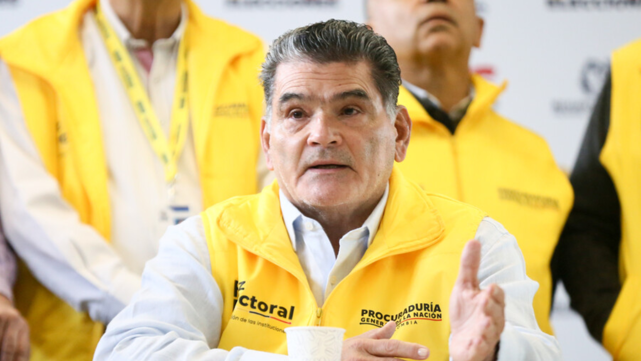 Procurador Gregorio Eljach denuncia amenazas y regresa a la sede