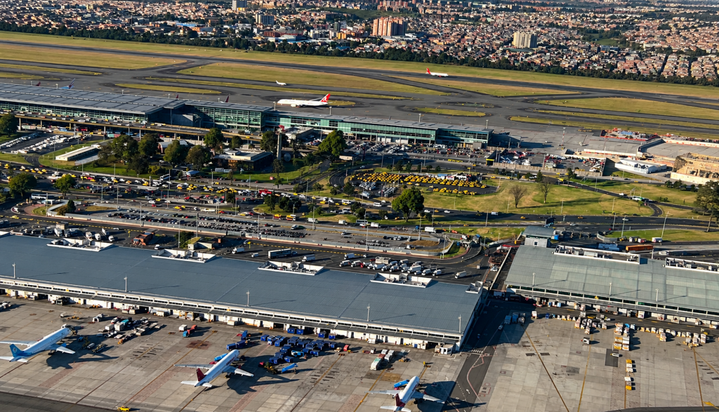 IATA propone tres medidas para ampliar la capacidad de El Dorado