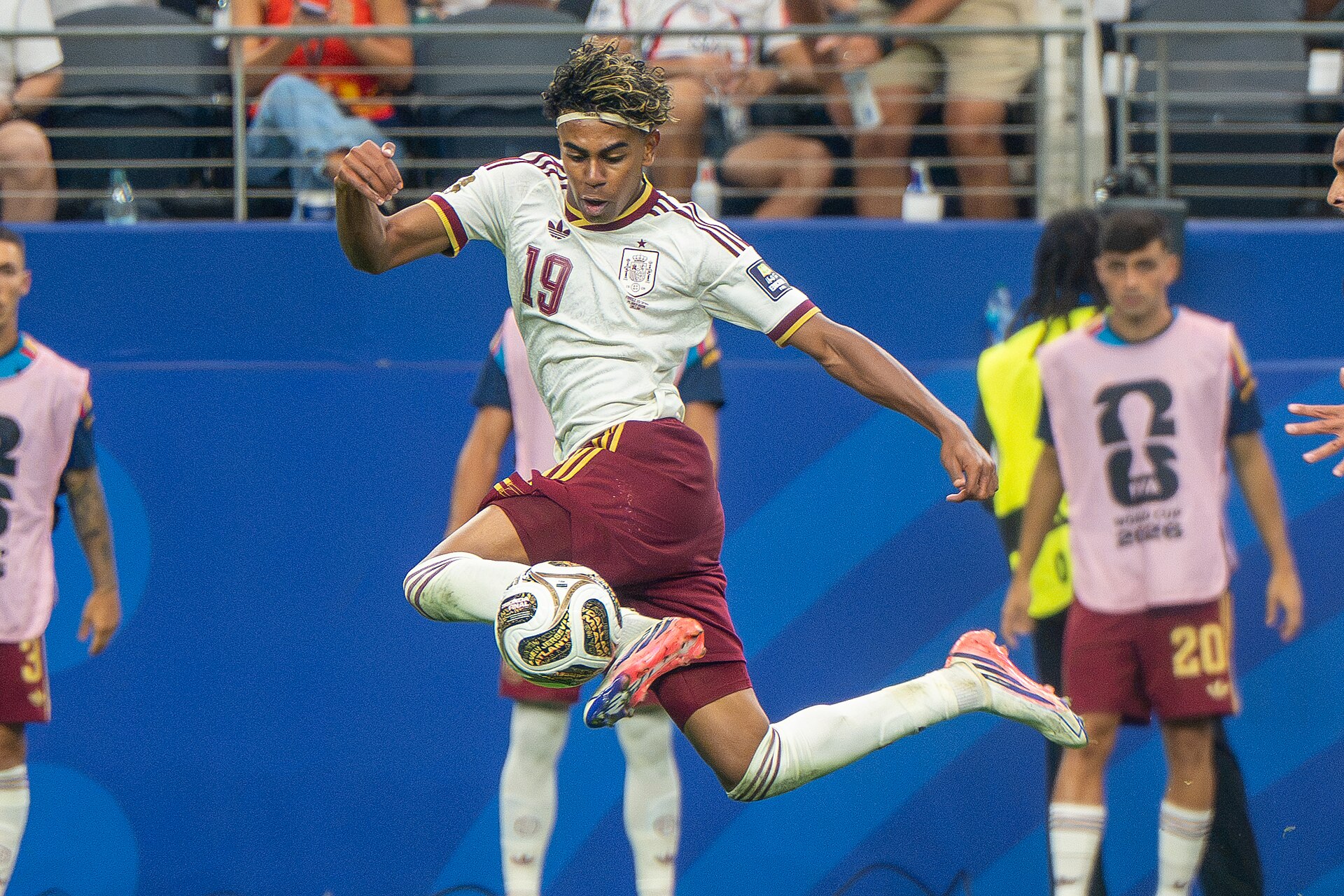 Lamine Yamal queda tercero en el Balón de Oro 2026