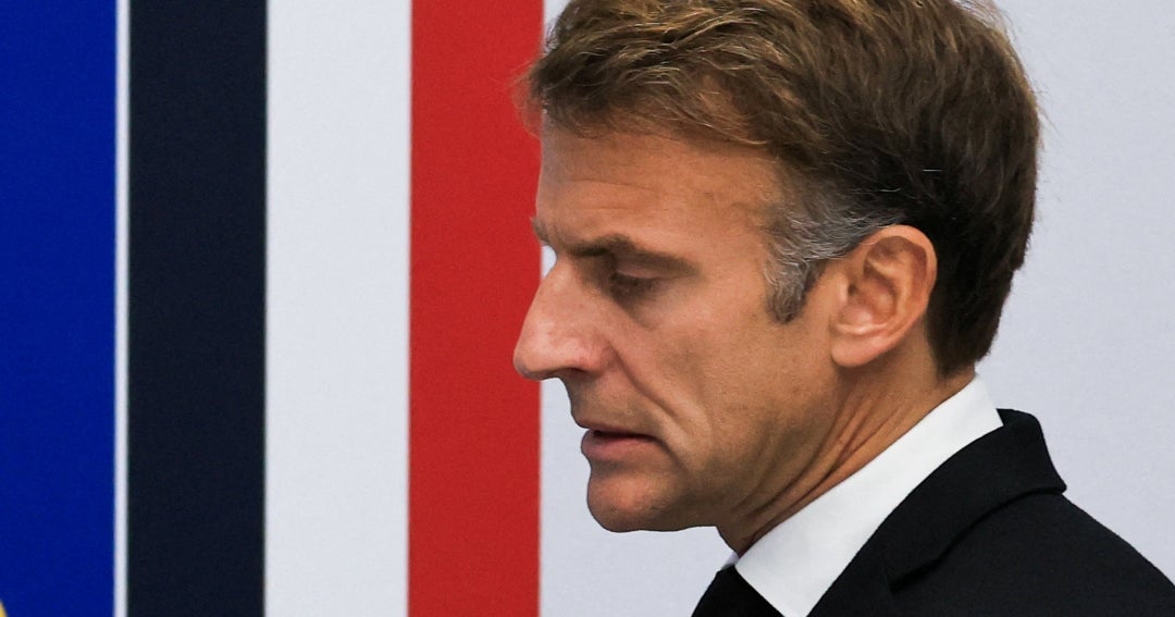 Macron pide calma tras 2.400 detenciones por disturbios en Francia