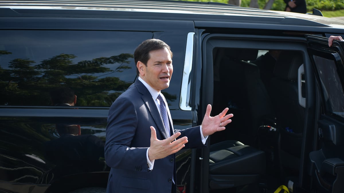 Rubio pide colaborar “discretamente con la CIA” para cambiar el Gobier