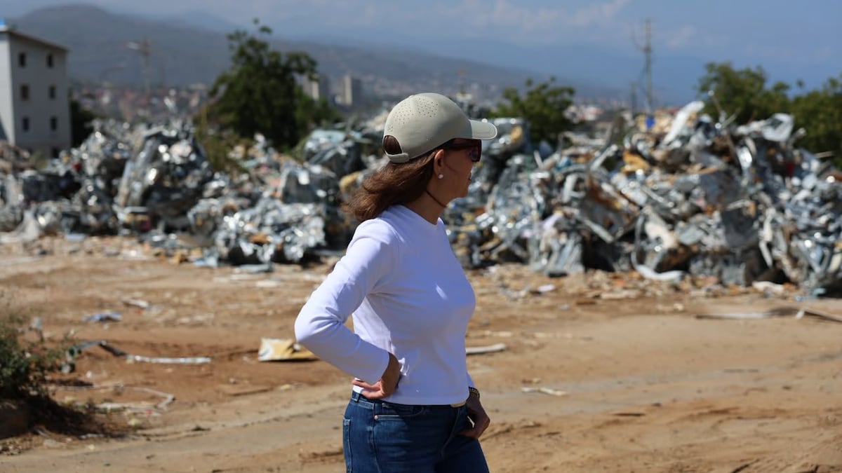 María Corina Machado visita La Guaira y se reúne con afectados
