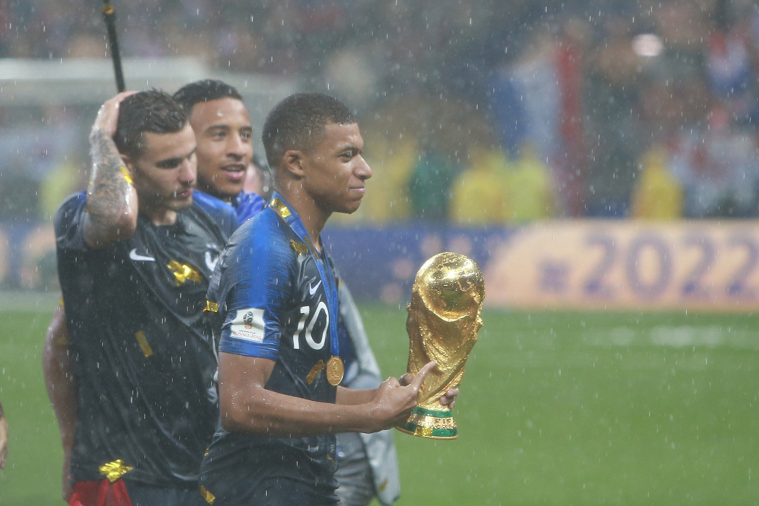Mbappé pide disculpas por alusión a Mao y China suspende LaLiga