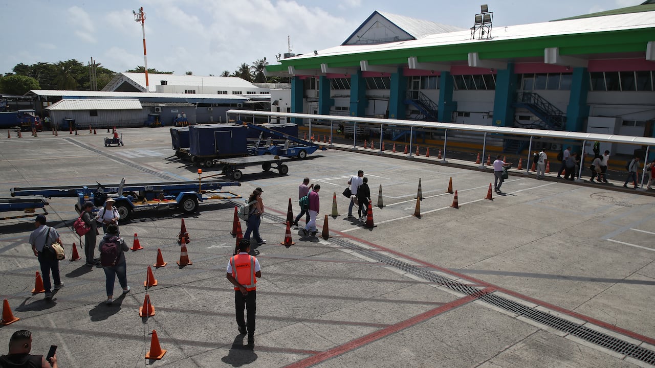 MinTransporte inicia recuperación del aeropuerto de San Andrés