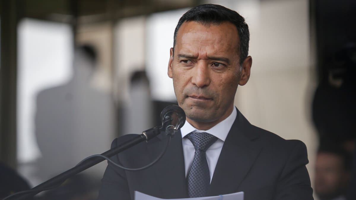 Exmindefensa Pedro Sánchez niega sobrecostos en pago a Saab por Gripen
