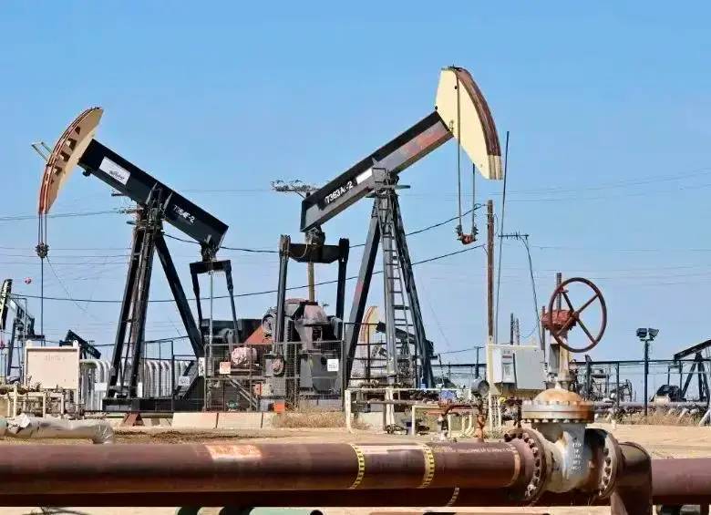 Petróleo Brent sube 4% a US$113,17 tras amenazas de Irán